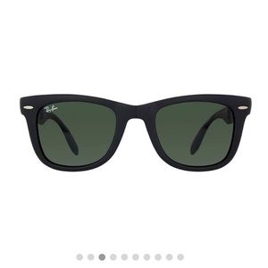 Rayban Black Wayfarer Sunglasses w case